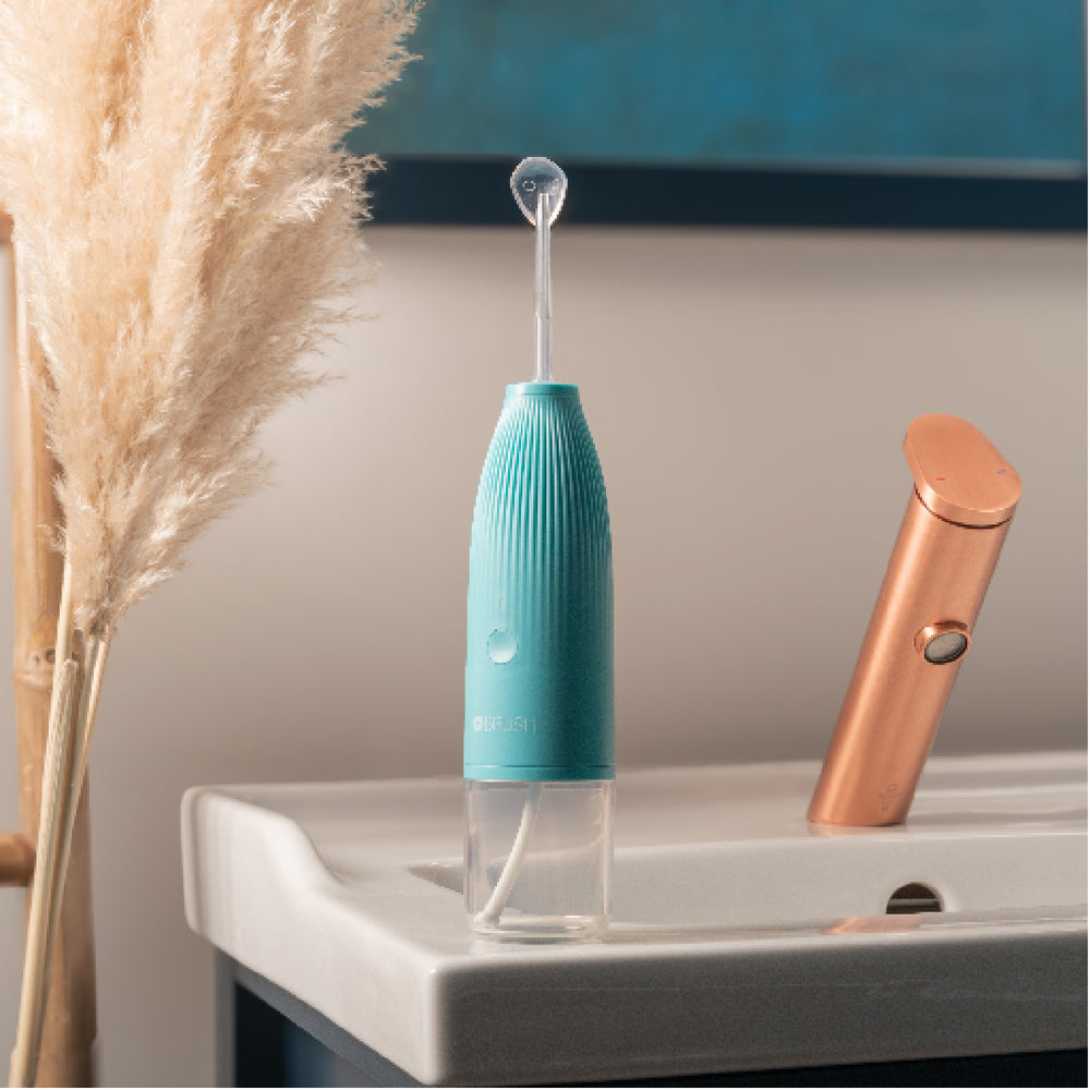 Hydro-Go Water Flosser with tongue scraper attachement